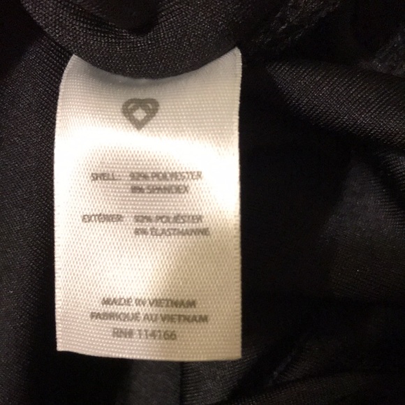 NWOT Colosseum athletic dolphin hem shorts with drawstring waist. Black. Small. - Picture 5 of 5